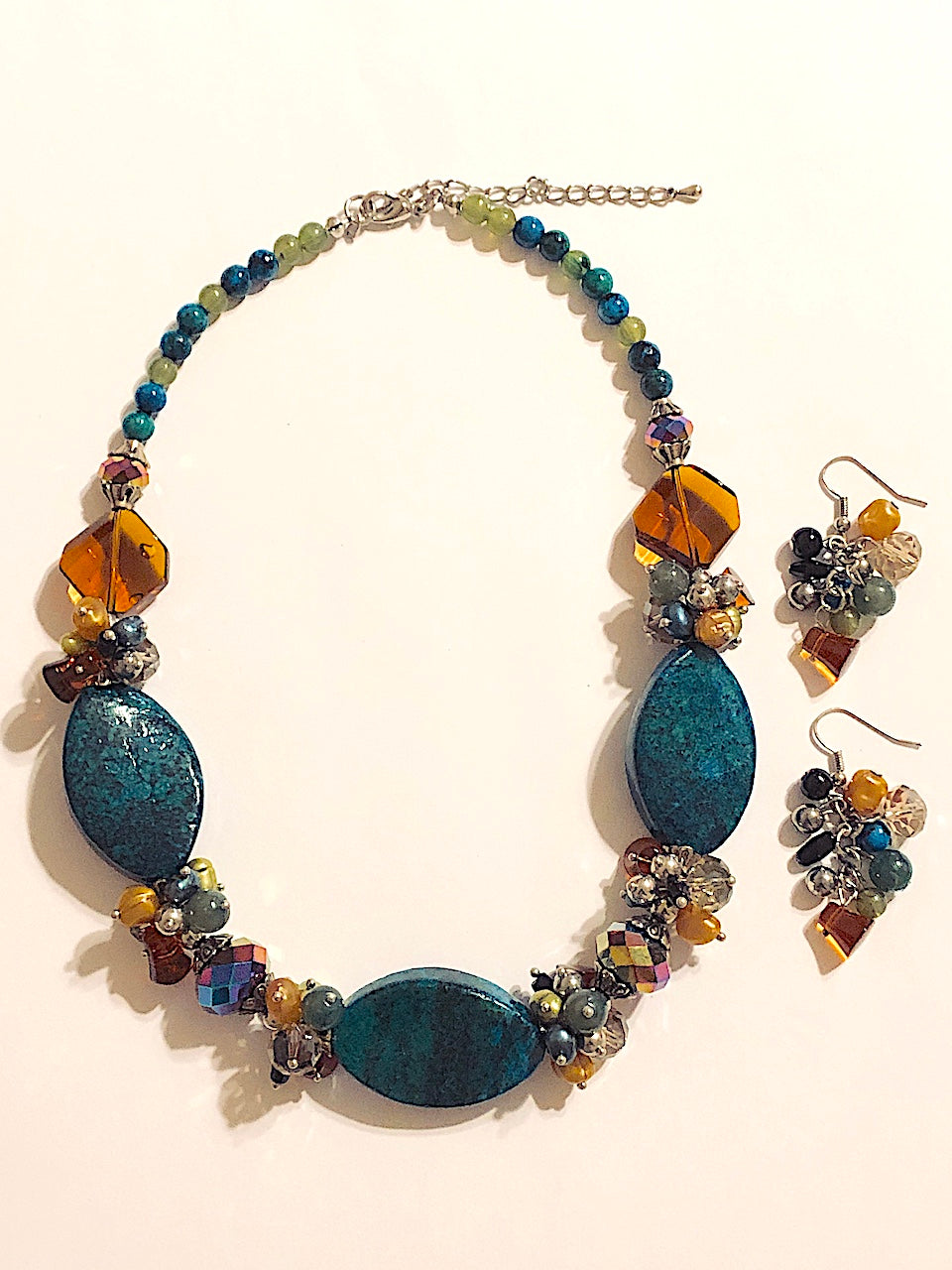 Mixed Stones Collar Necklace Set.